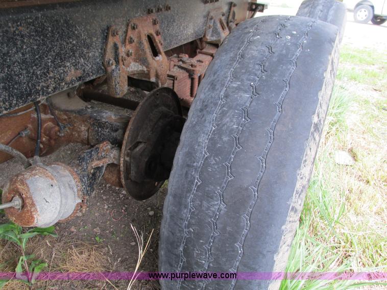 image for item G9320 2000 Volvo WG dump truck