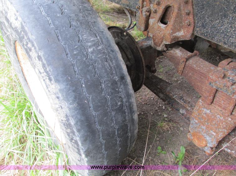 image for item G9320 2000 Volvo WG dump truck