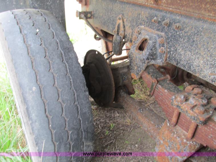 image for item G9320 2000 Volvo WG dump truck