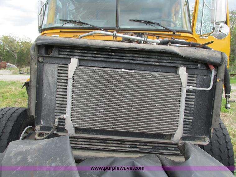 image for item G9320 2000 Volvo WG dump truck