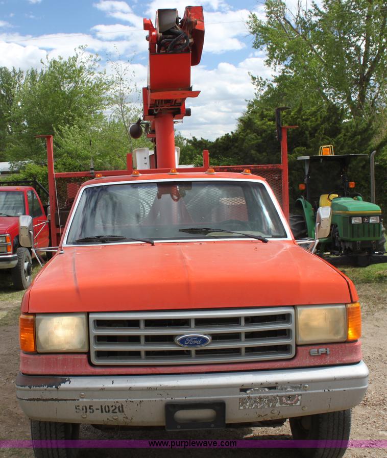 image for item H2053 1990 Ford F450 Super Duty bucket truck