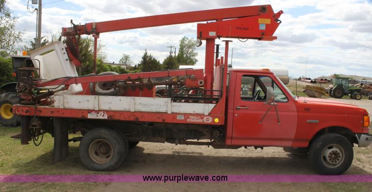 image for item H2053 1990 Ford F450 Super Duty bucket truck