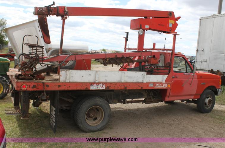 image for item H2053 1990 Ford F450 Super Duty bucket truck