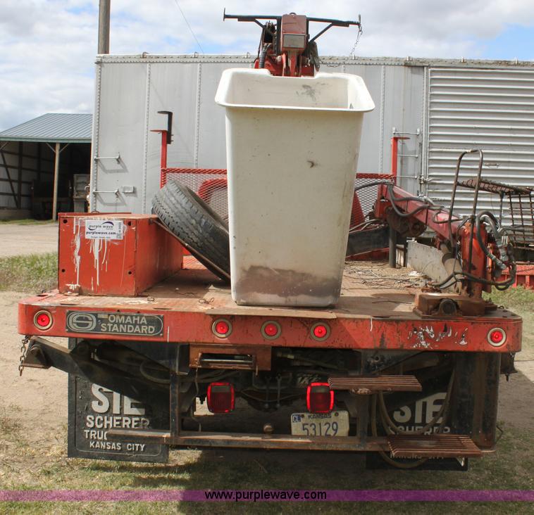 image for item H2053 1990 Ford F450 Super Duty bucket truck