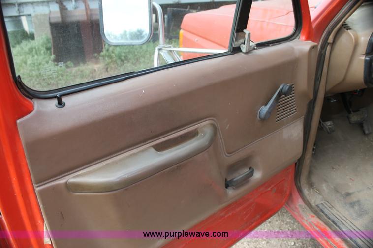 image for item H2053 1990 Ford F450 Super Duty bucket truck