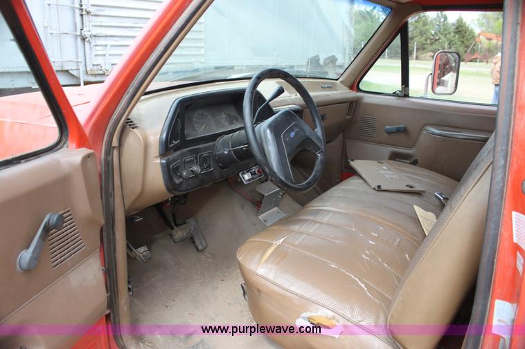 image for item H2053 1990 Ford F450 Super Duty bucket truck