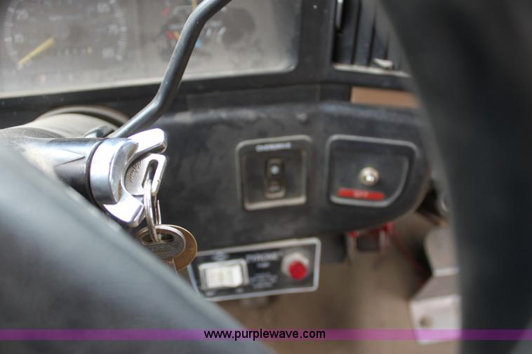 image for item H2053 1990 Ford F450 Super Duty bucket truck