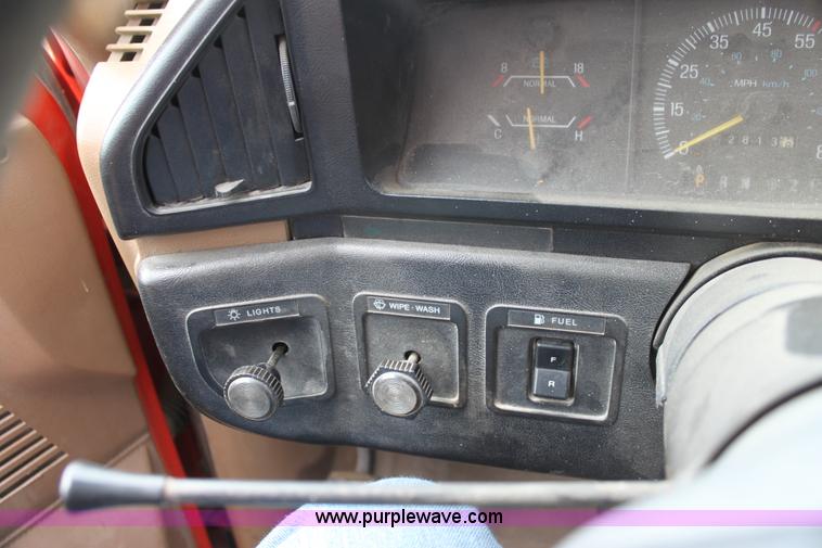 image for item H2053 1990 Ford F450 Super Duty bucket truck