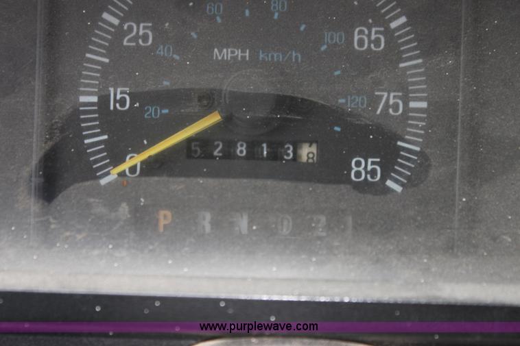 image for item H2053 1990 Ford F450 Super Duty bucket truck