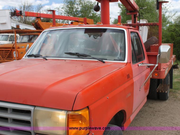 image for item H2053 1990 Ford F450 Super Duty bucket truck