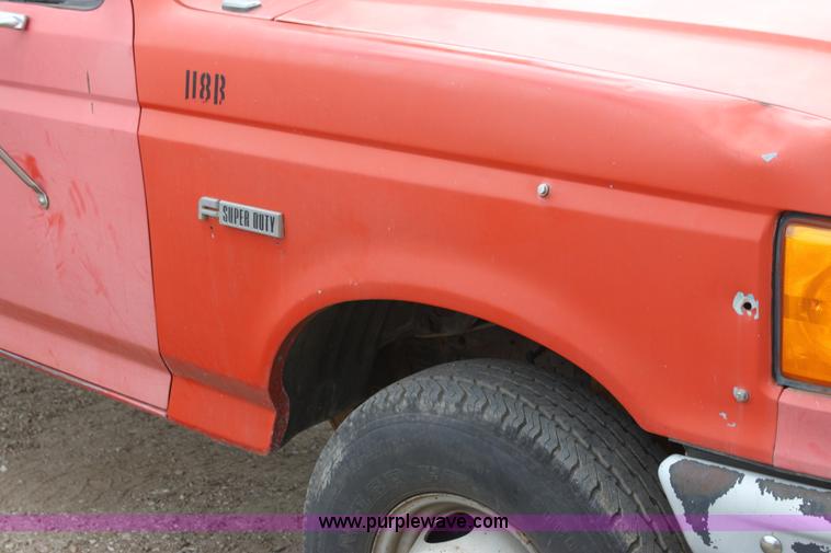 image for item H2053 1990 Ford F450 Super Duty bucket truck