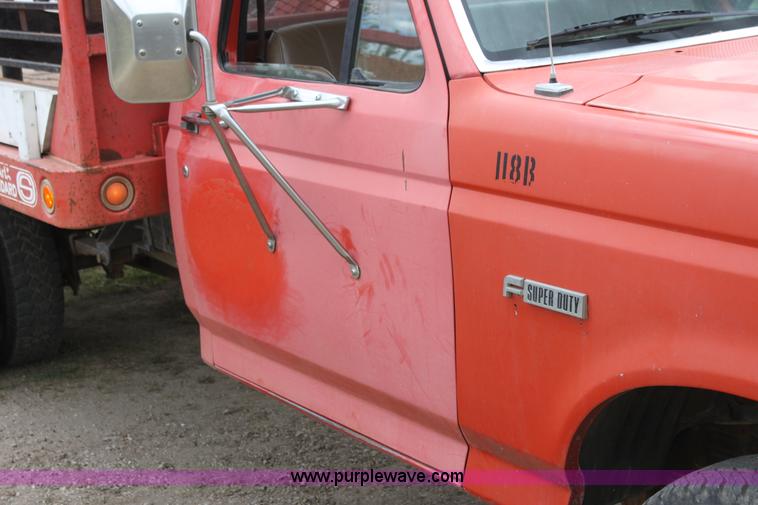 image for item H2053 1990 Ford F450 Super Duty bucket truck