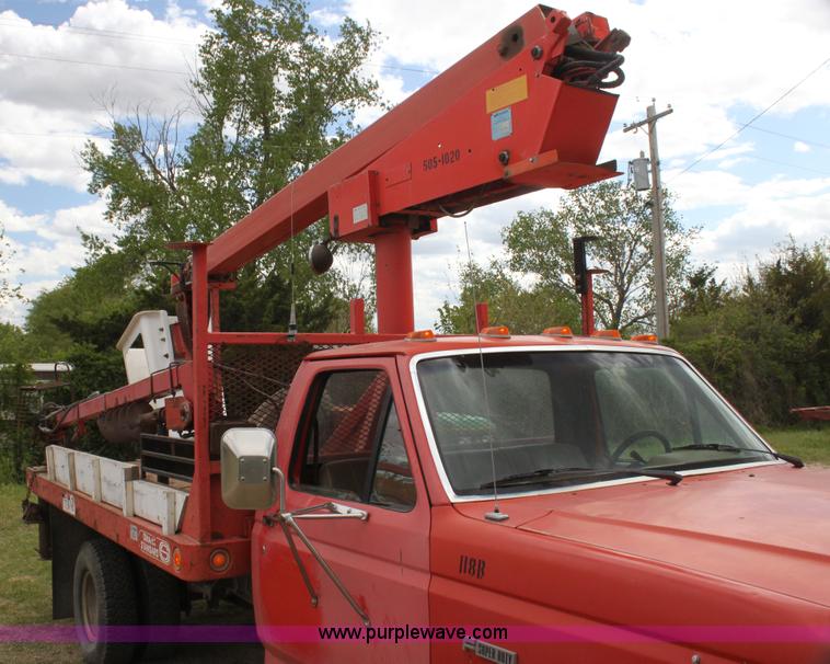 image for item H2053 1990 Ford F450 Super Duty bucket truck