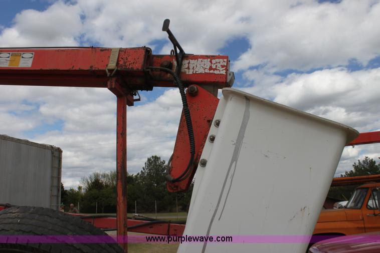 image for item H2053 1990 Ford F450 Super Duty bucket truck