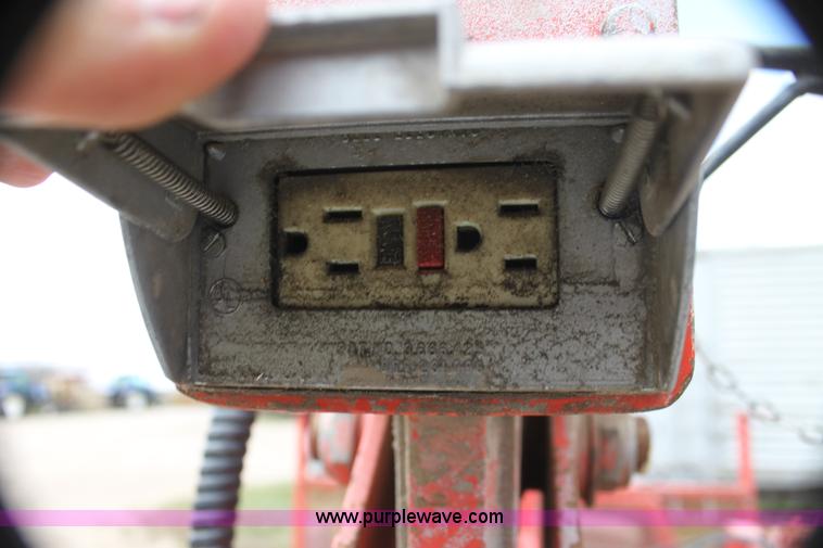 image for item H2053 1990 Ford F450 Super Duty bucket truck