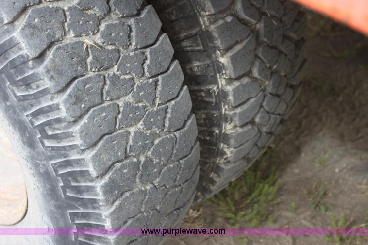 image for item H2053 1990 Ford F450 Super Duty bucket truck