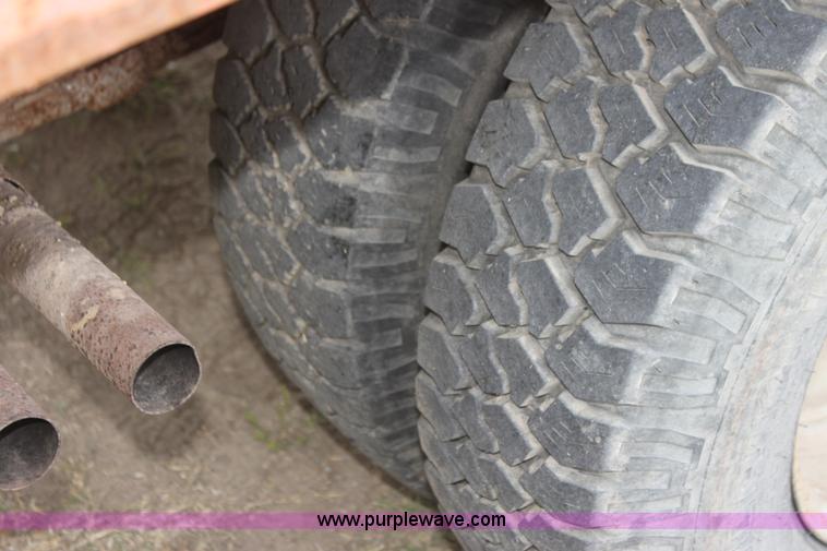 image for item H2053 1990 Ford F450 Super Duty bucket truck