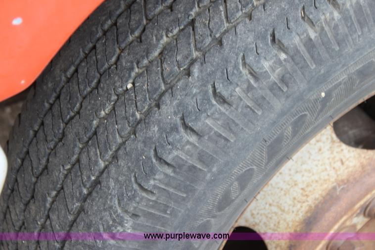 image for item H2053 1990 Ford F450 Super Duty bucket truck