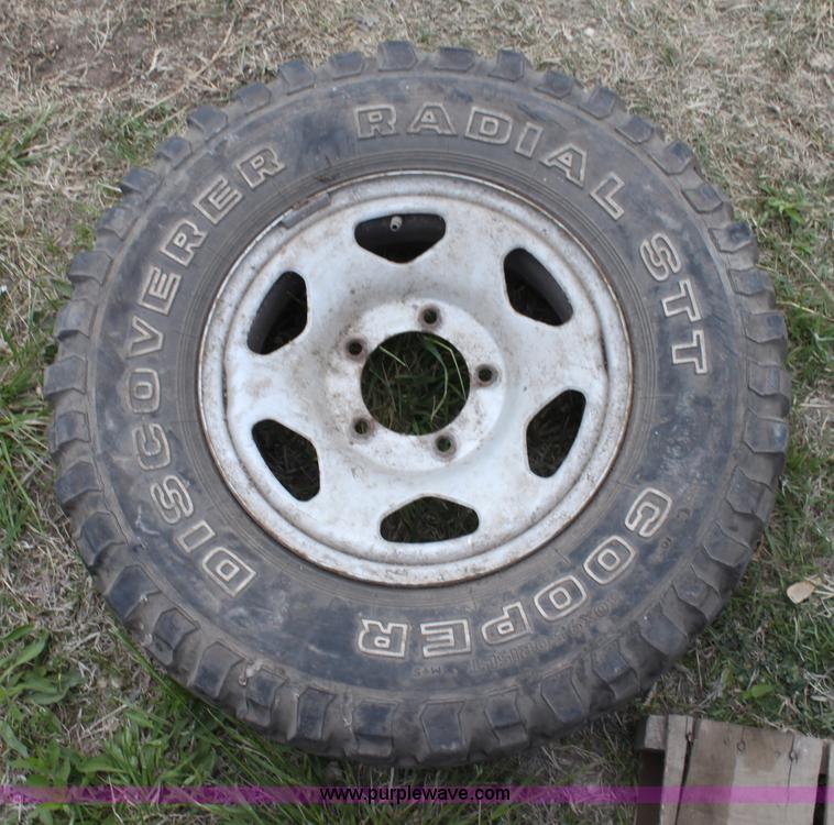 image for item H2054 Assorted tires