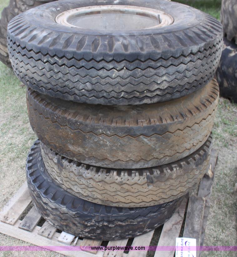 image for item H2055 (4) 11.00-20 truck tires
