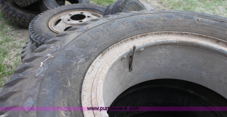 image for item H2055 (4) 11.00-20 truck tires