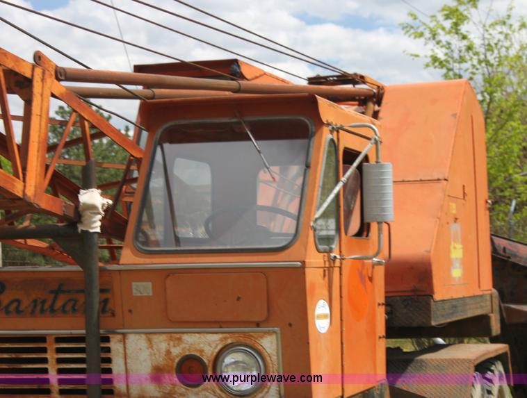 image for item H2056 1963 Bantam T350 18 ton crane truck