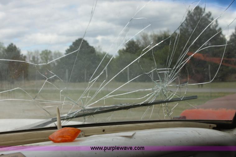 image for item H2063 1979 Ford F600 bucket truck