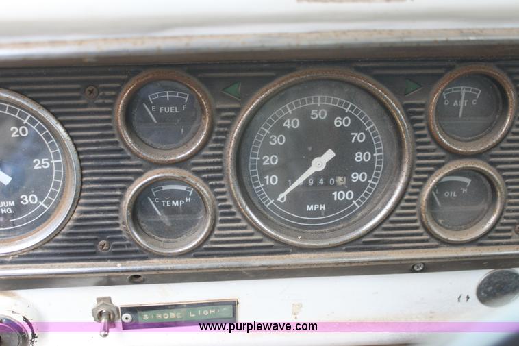 image for item H2063 1979 Ford F600 bucket truck