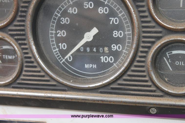 image for item H2063 1979 Ford F600 bucket truck