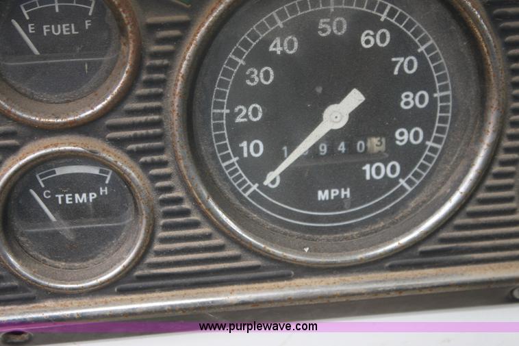 image for item H2063 1979 Ford F600 bucket truck