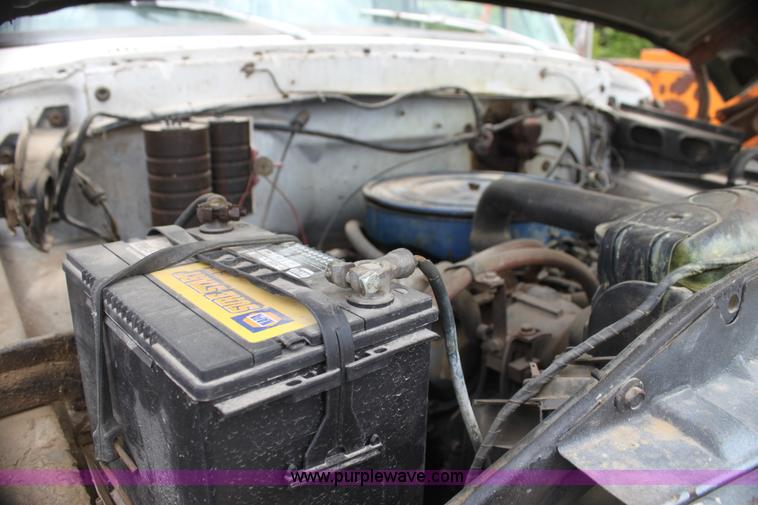 image for item H2063 1979 Ford F600 bucket truck