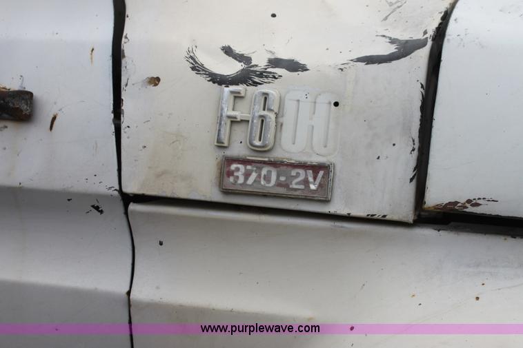 image for item H2063 1979 Ford F600 bucket truck