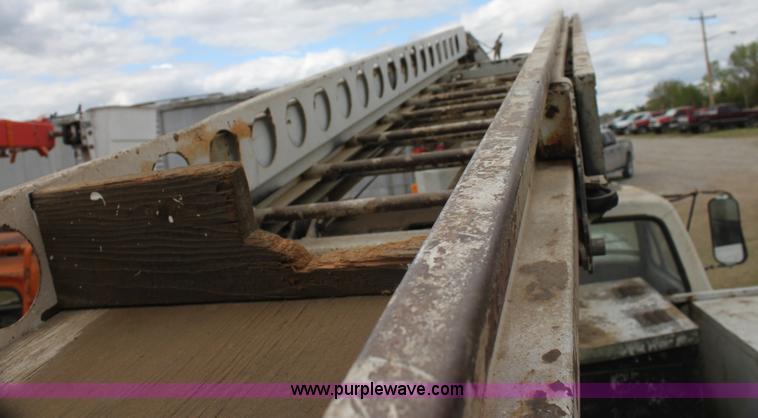 image for item H2063 1979 Ford F600 bucket truck