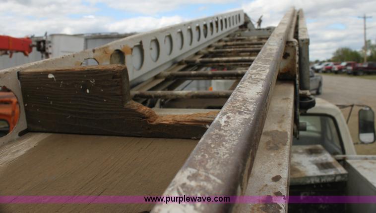 image for item H2063 1979 Ford F600 bucket truck