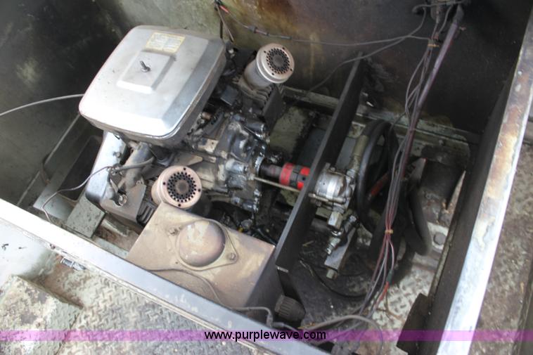 image for item H2063 1979 Ford F600 bucket truck