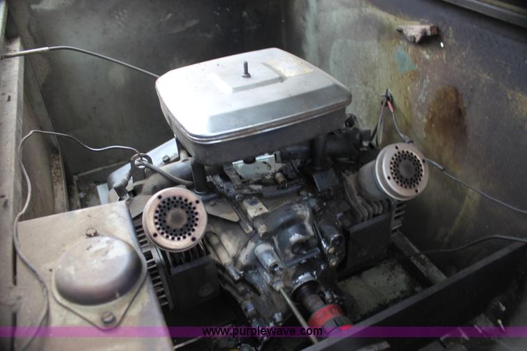 image for item H2063 1979 Ford F600 bucket truck