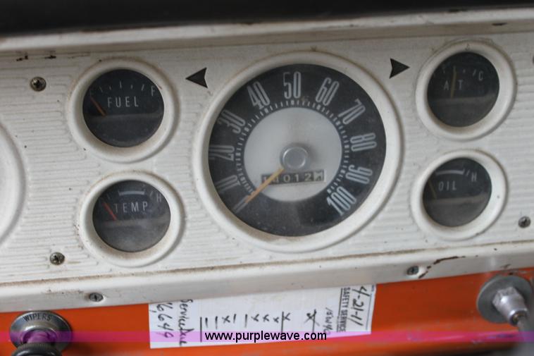 image for item H2064 1969 Ford F600 bucket truck