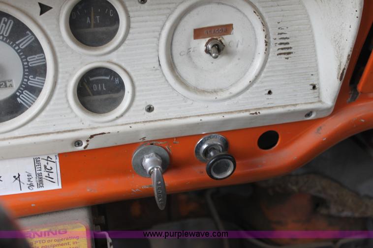 image for item H2064 1969 Ford F600 bucket truck