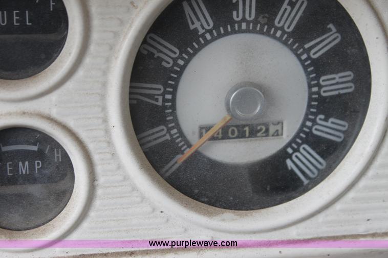 image for item H2064 1969 Ford F600 bucket truck