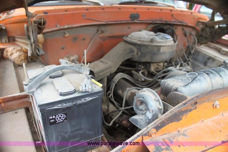 image for item H2064 1969 Ford F600 bucket truck