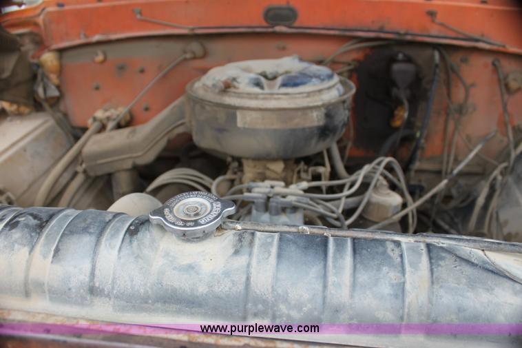 image for item H2064 1969 Ford F600 bucket truck