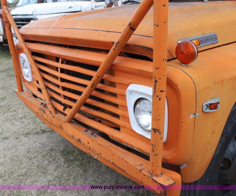 image for item H2064 1969 Ford F600 bucket truck