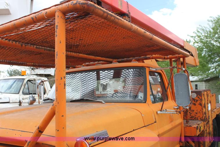 image for item H2064 1969 Ford F600 bucket truck
