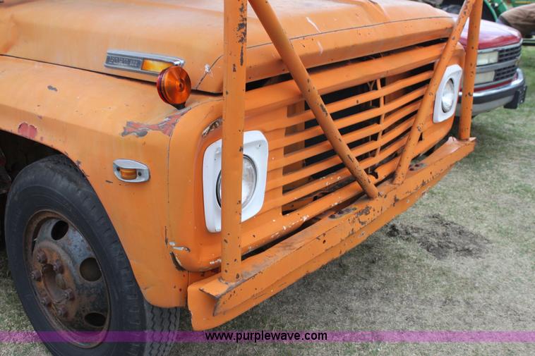 image for item H2064 1969 Ford F600 bucket truck