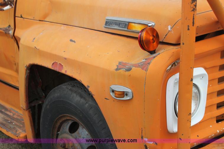 image for item H2064 1969 Ford F600 bucket truck