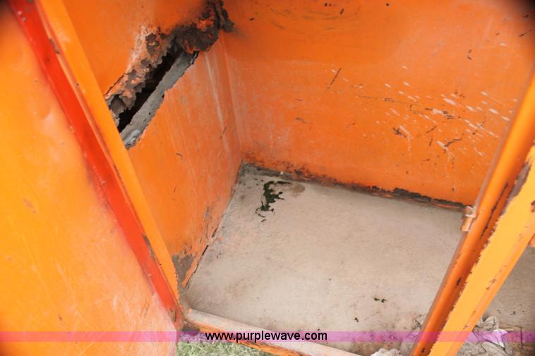 image for item H2064 1969 Ford F600 bucket truck