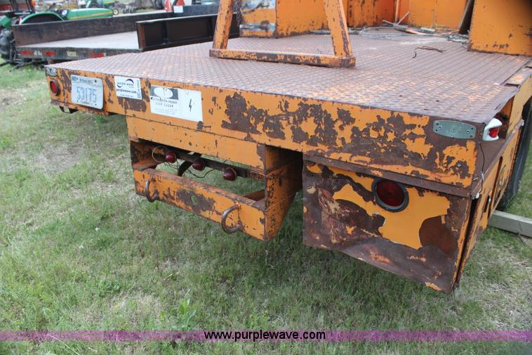 image for item H2064 1969 Ford F600 bucket truck