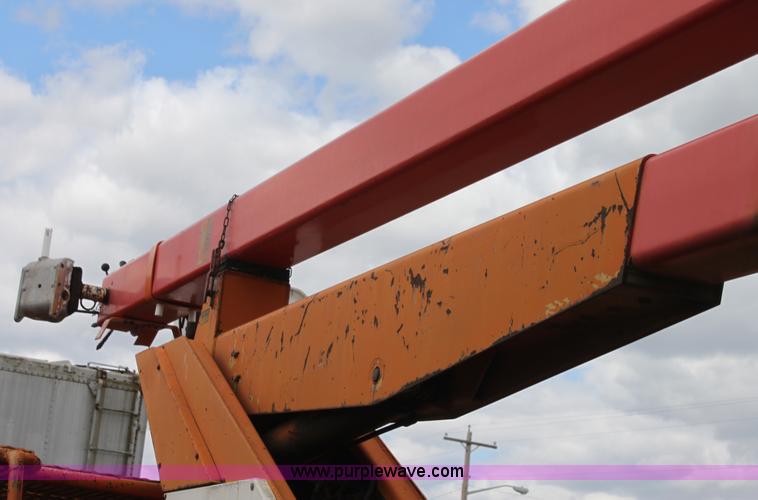 image for item H2064 1969 Ford F600 bucket truck