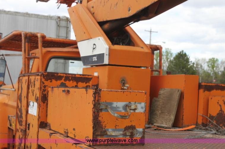 image for item H2064 1969 Ford F600 bucket truck