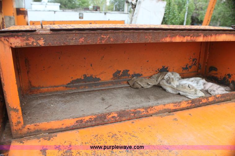 image for item H2064 1969 Ford F600 bucket truck